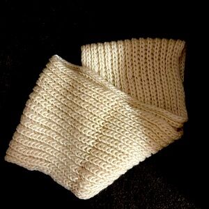 Knitted double neck scarf